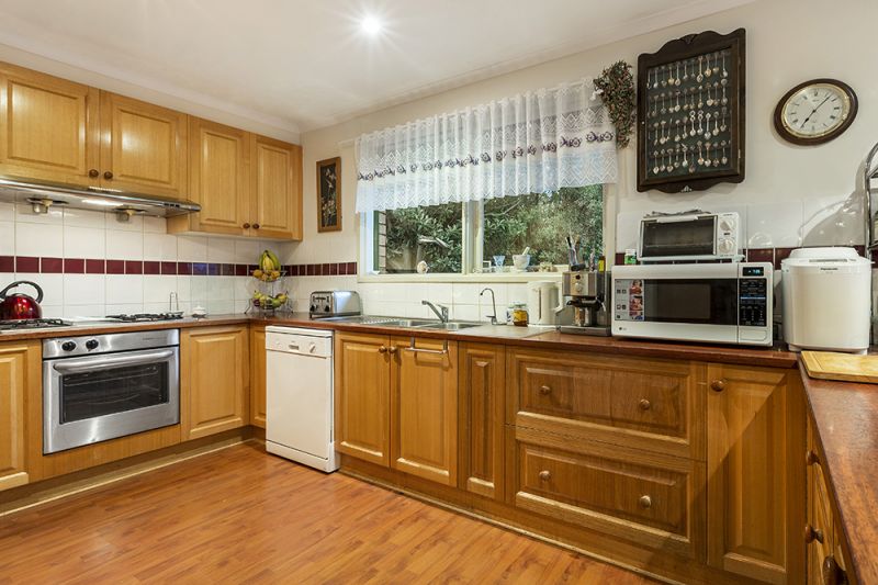9 Shirley Court, Doncaster East - Thumbnail 2