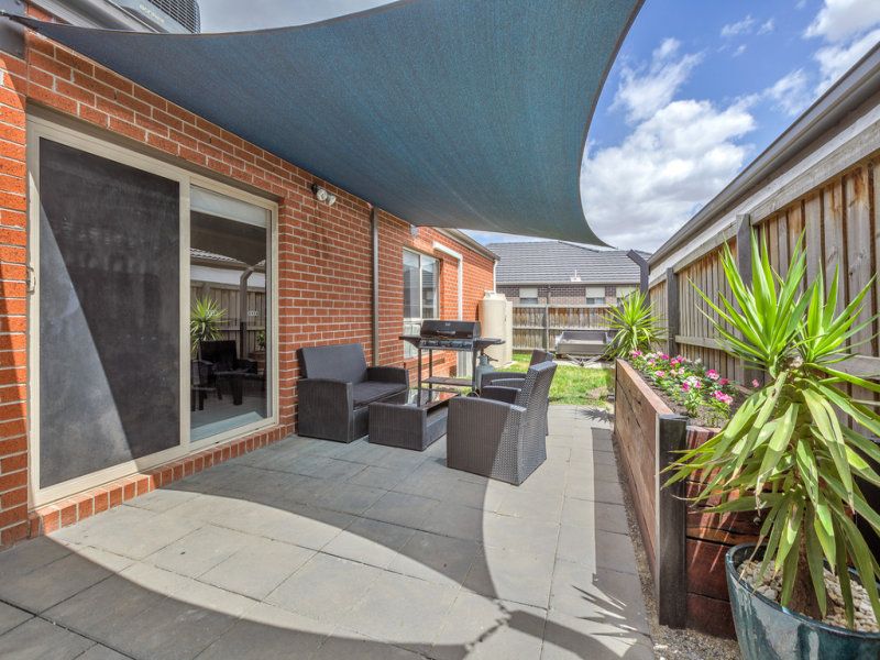 23 Songbird Crescent SOUTH MORANG, South Morang - Thumbnail 2