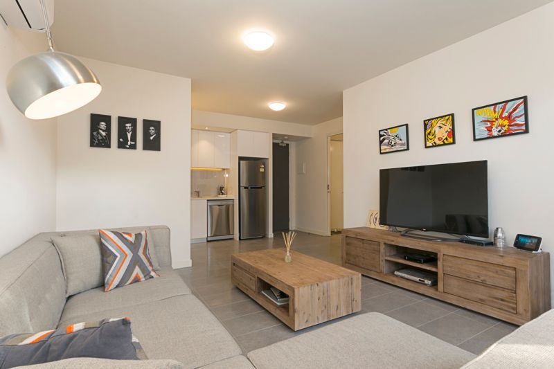 1/286 Hawthorn Road, Caulfield South - Thumbnail 2
