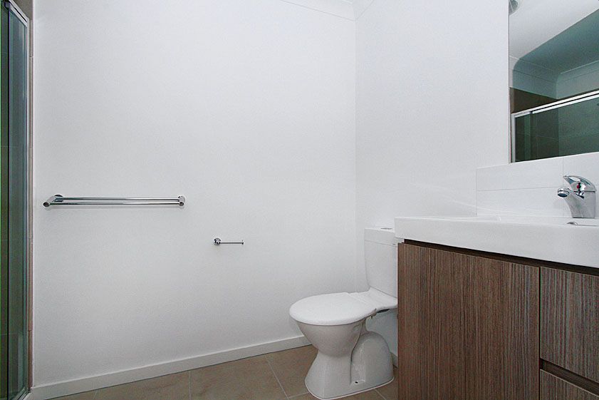 Bright & Modern 1st Floor Apartment