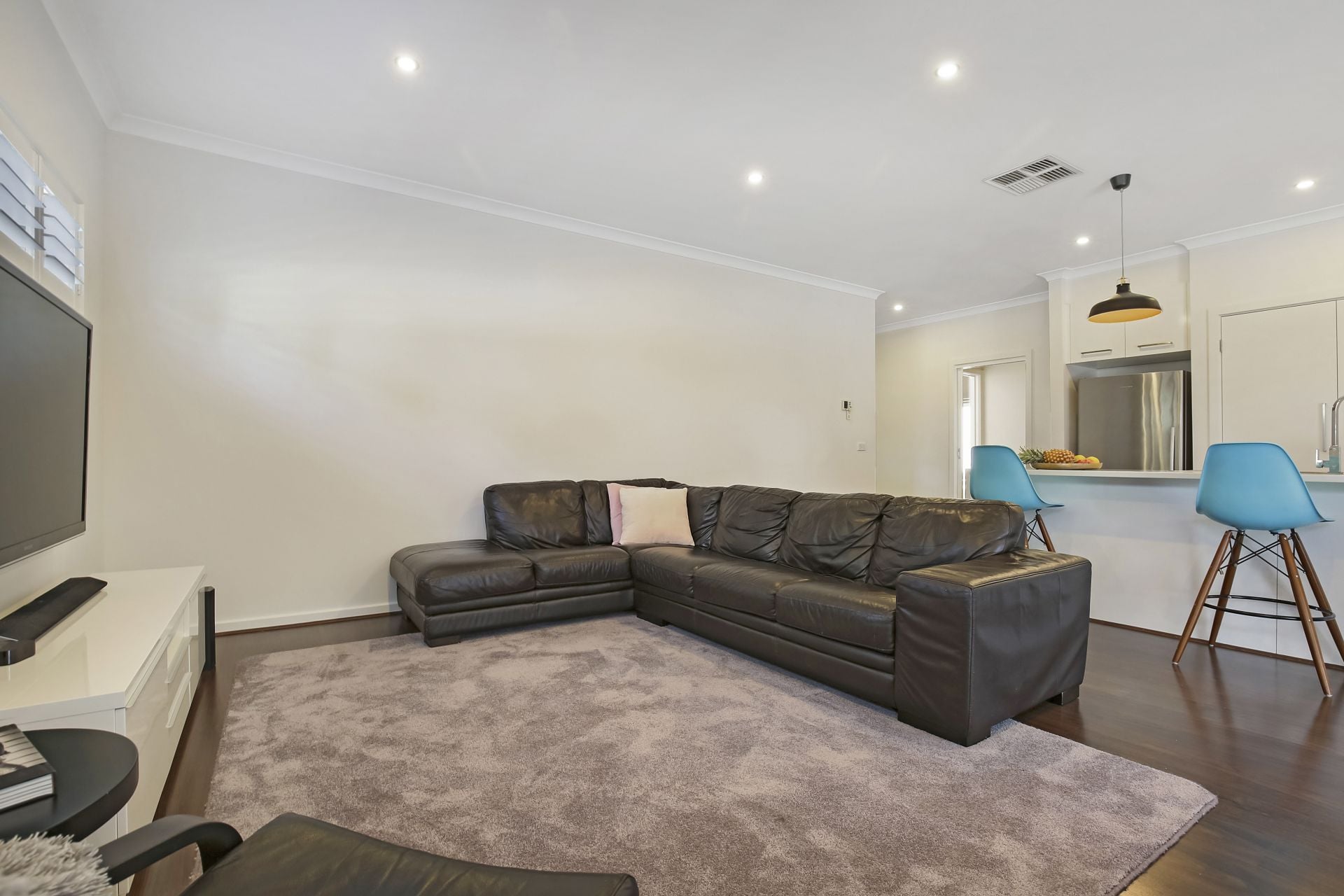 An Entertainer's Delight With Space For The In-Laws!