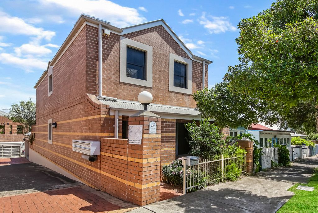 Three Bedroom Townhouse with Double Garage