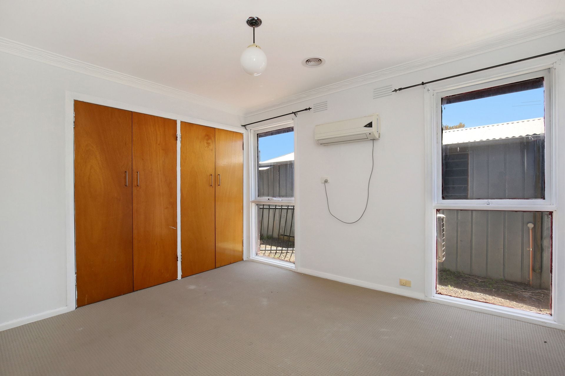 FAMILY HOME & DESIRABLE LOCATION