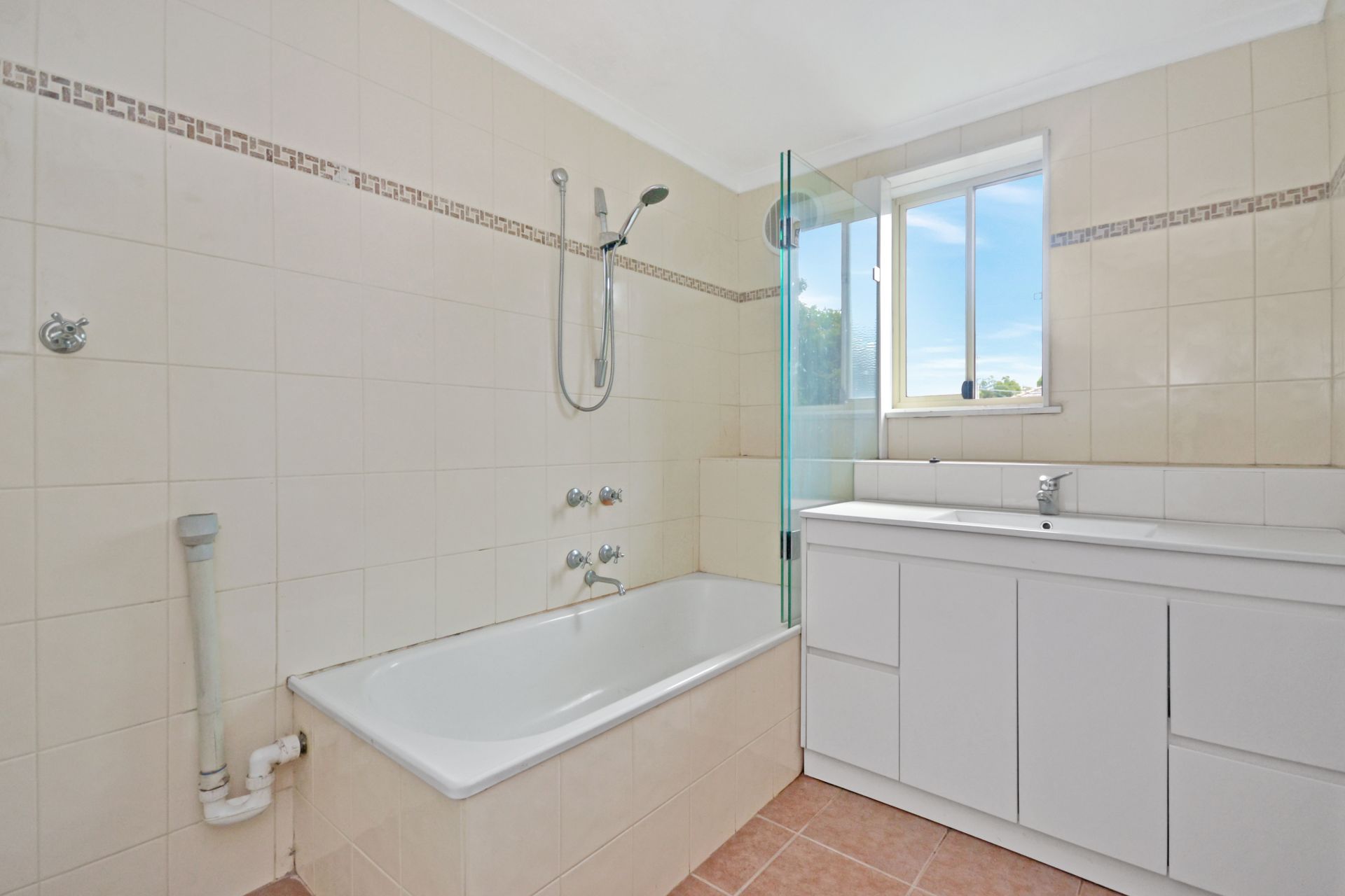 RENOVATED UNIT IN A GREAT LOCATION