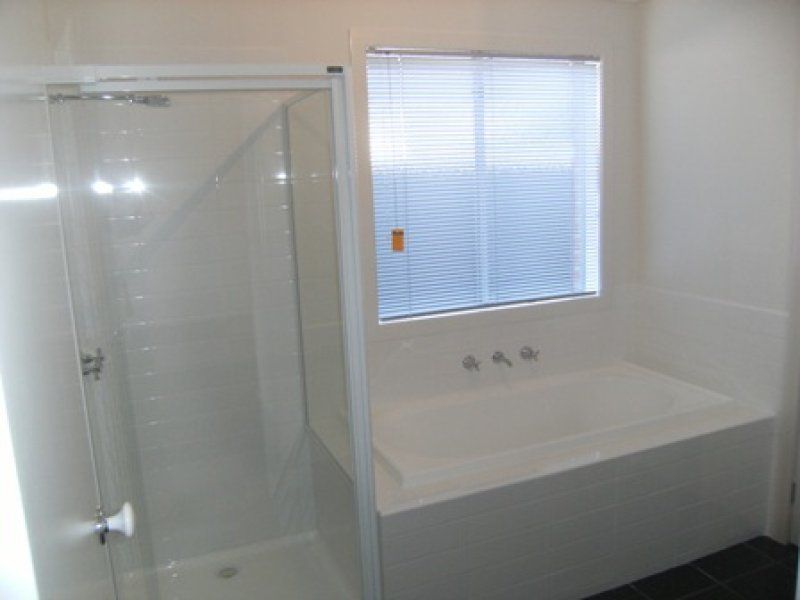 9 Hatfield Place, Deer Park - Thumbnail 4