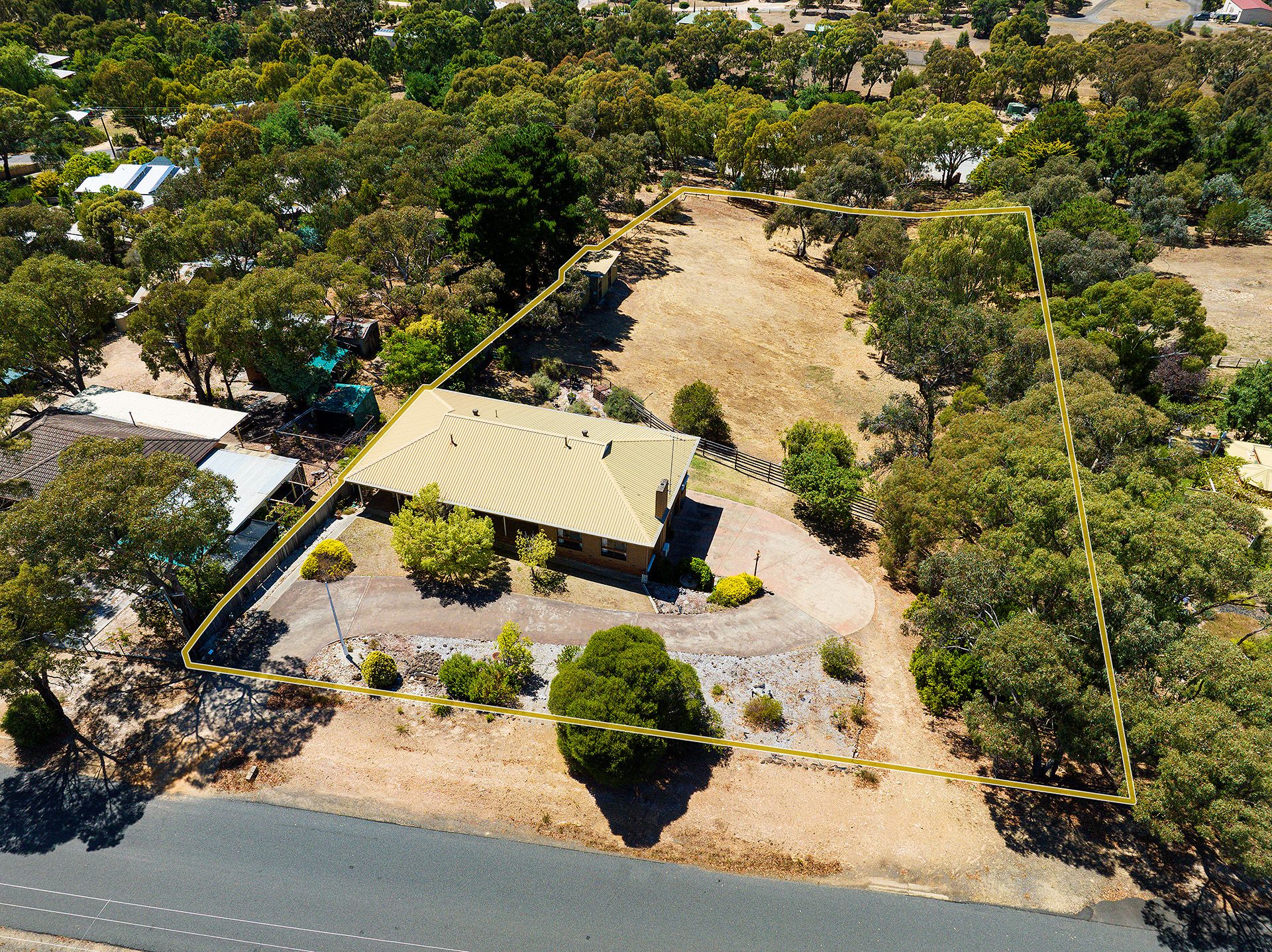 14 McKendry Street, Castlemaine - Thumbnail 3