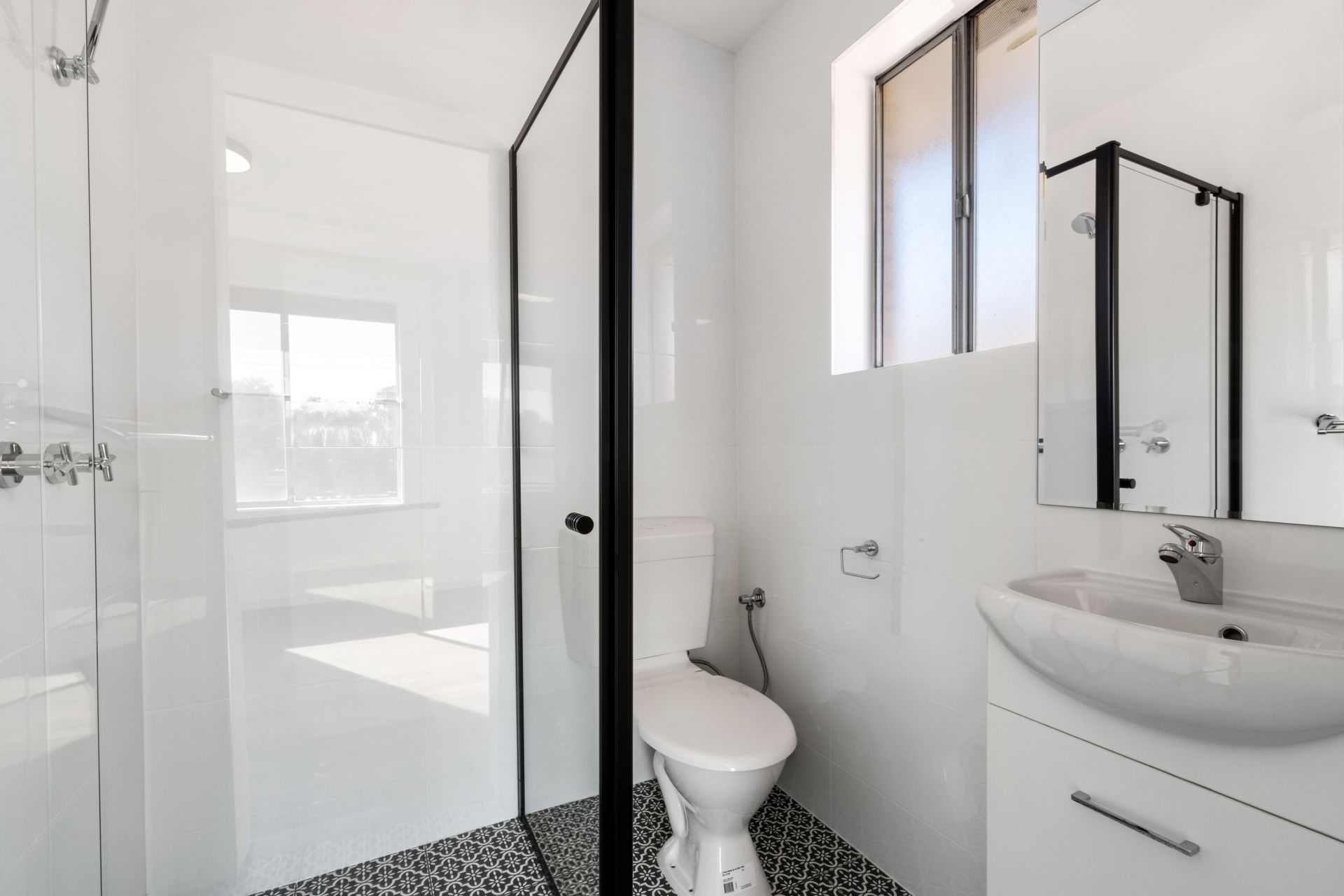 Beautifully Renovated Apartment in the Heart of Thornbury