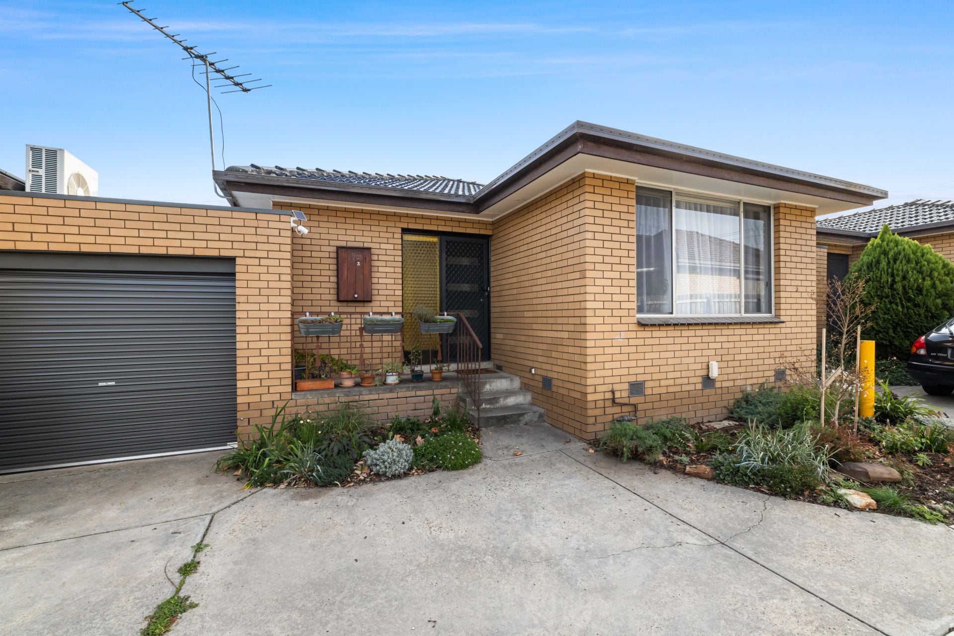 Stylish & Spacious 2-Bedroom Unit in the Heart of Reservoir