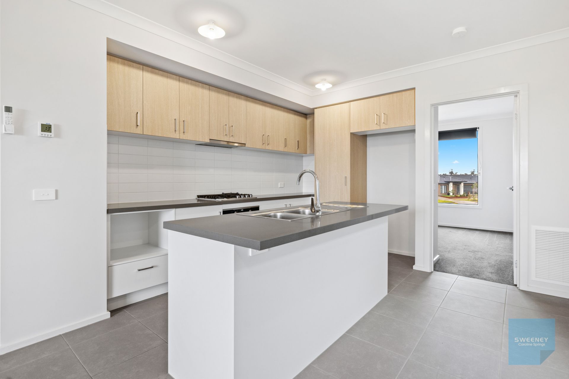 5 Adventure Avenue, Fraser Rise - Thumbnail 3