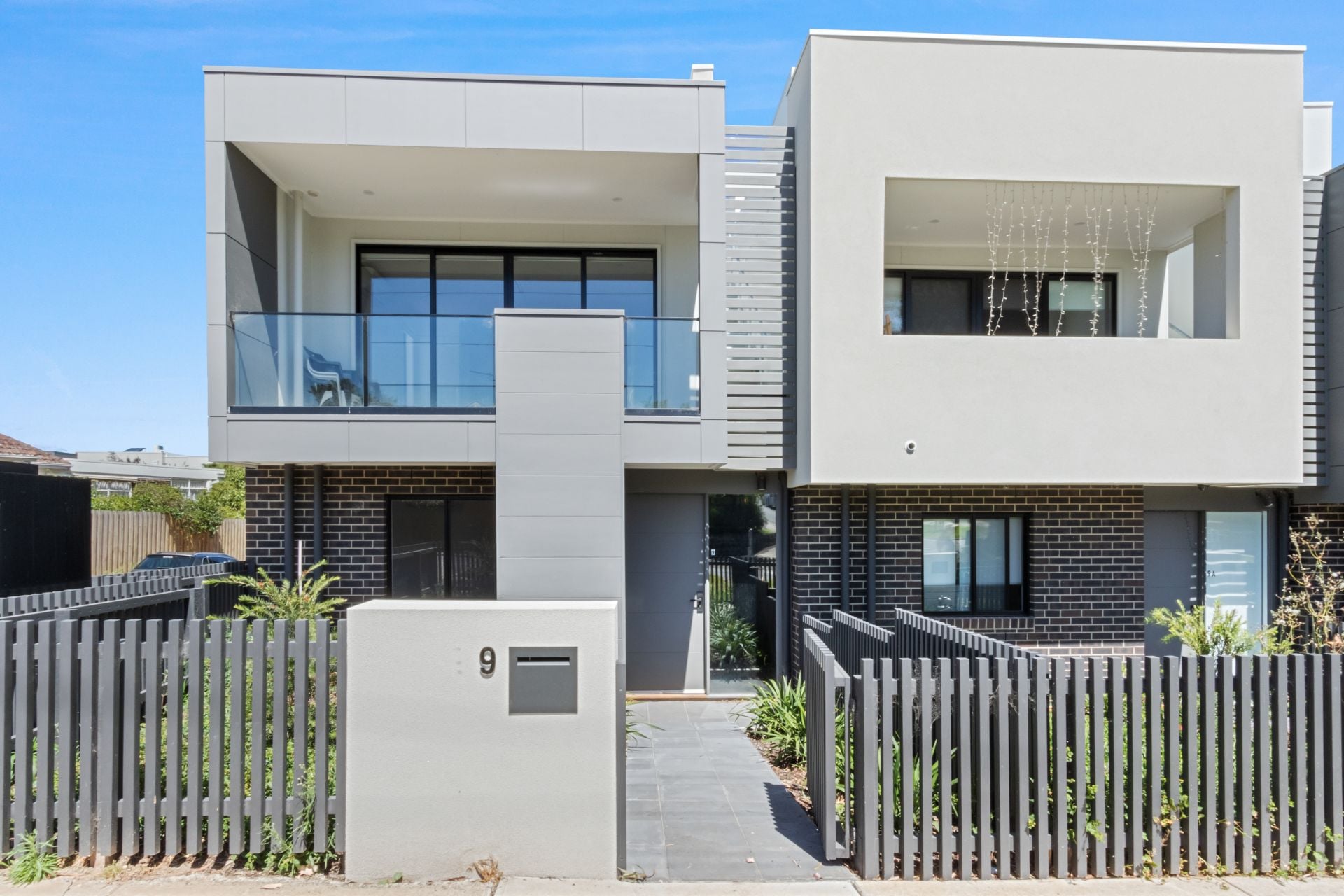 Near New Townhouse with Rooftop Terrace