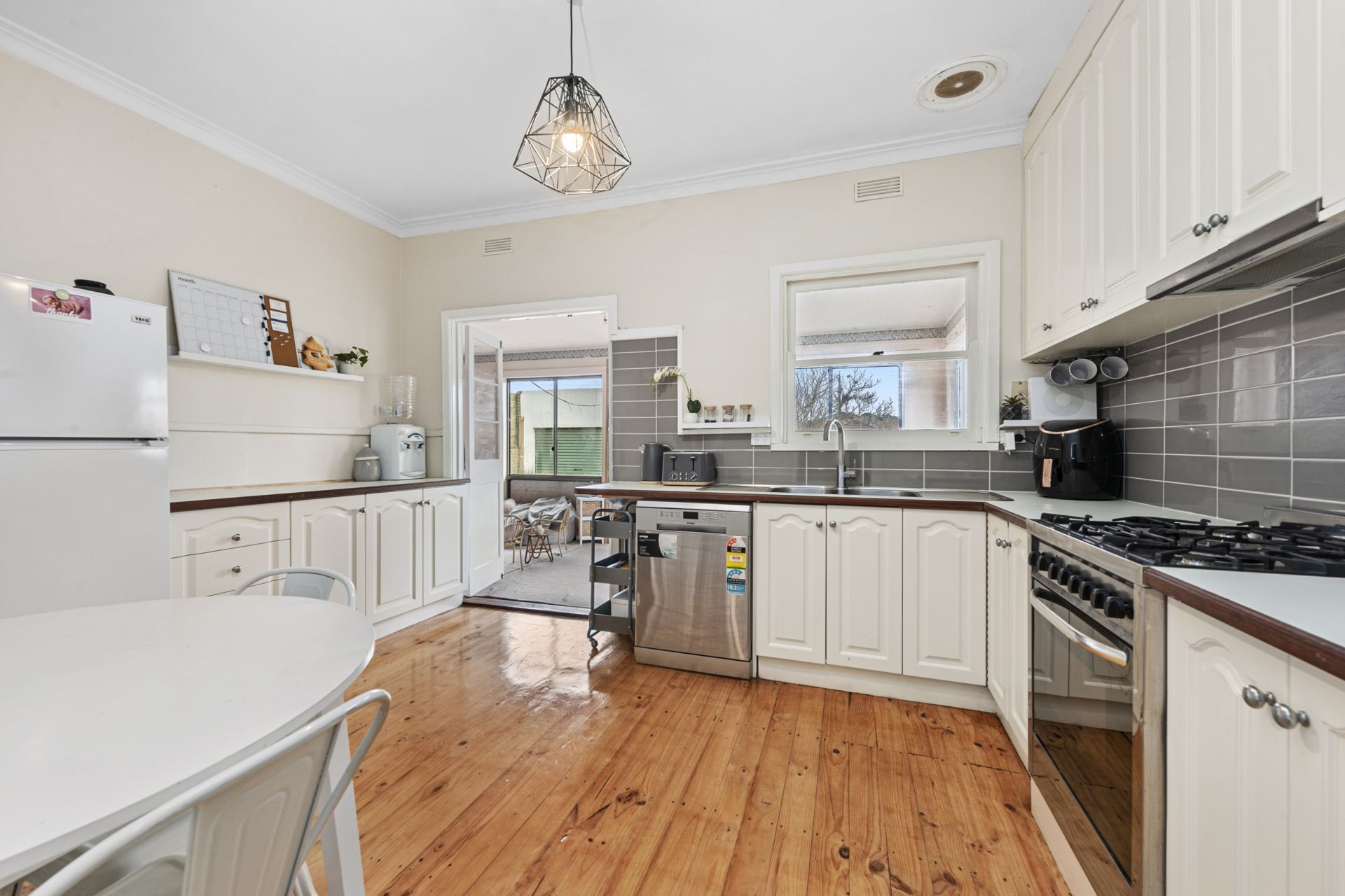 7 Manneville Street Wendouree VIC, Wendouree - Thumbnail 6