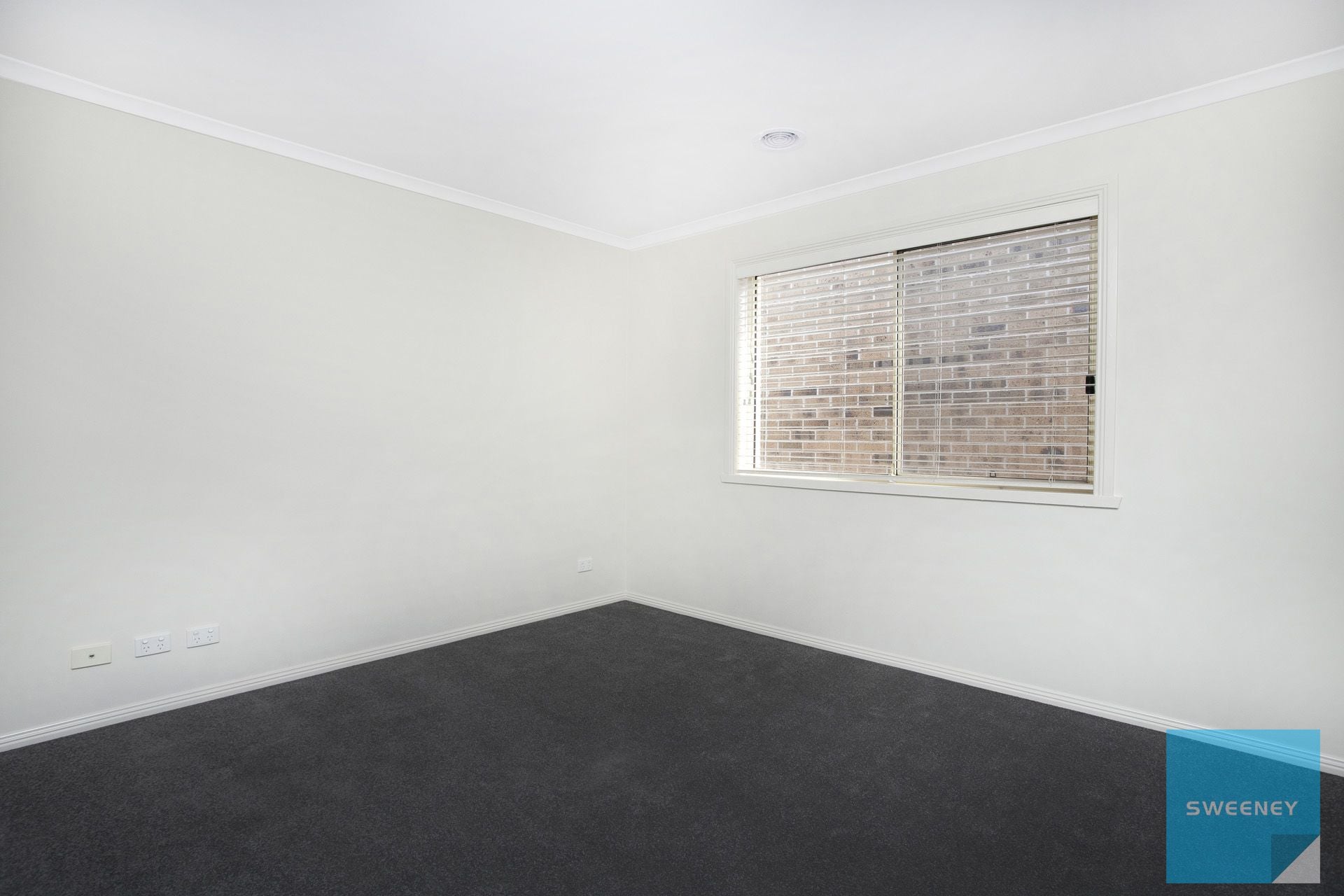 4 Glen Drouitt Drive, Caroline Springs - Thumbnail 8