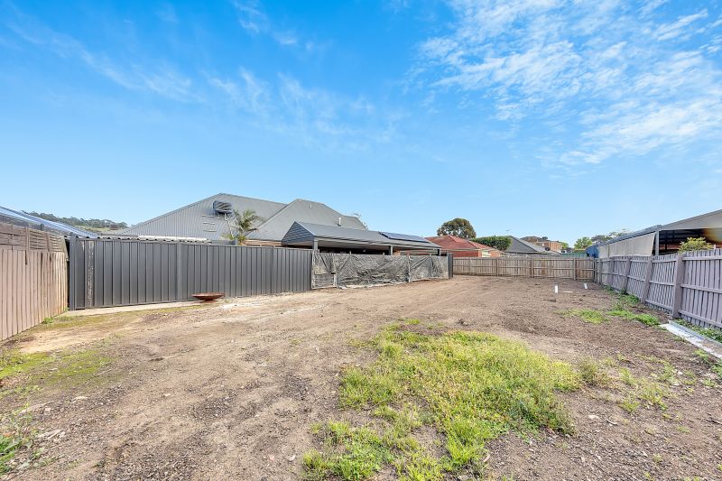 2/10 Cassowary Road, South Morang