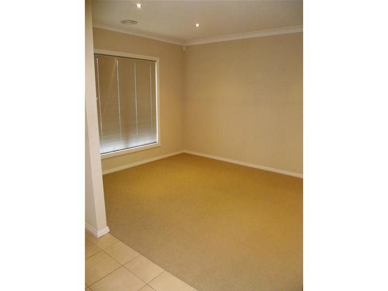 Exquisitely Appointed Three Bedroom Town Residence!