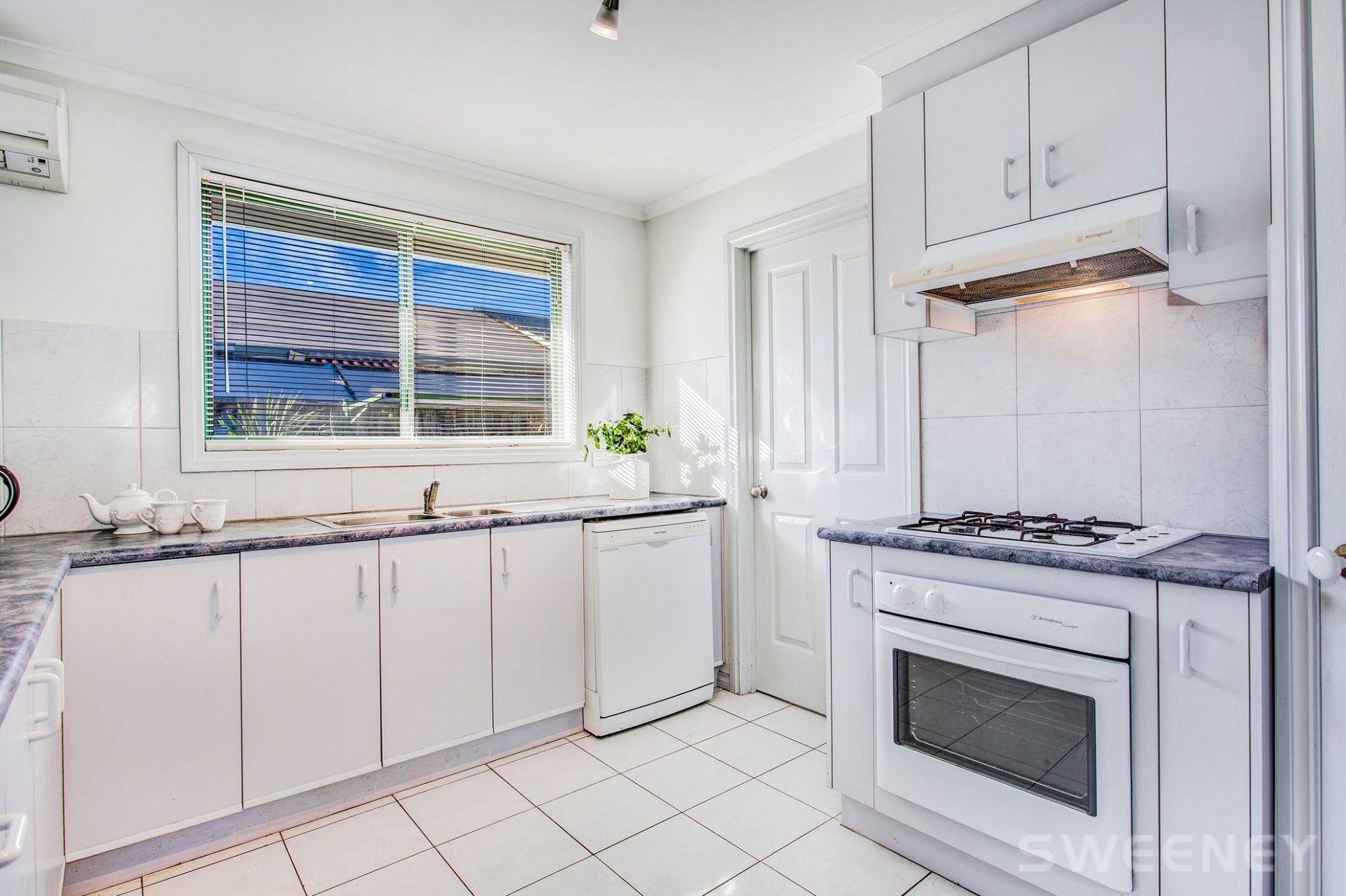 2/49-51 May Avenue, Altona Meadows - Thumbnail 7