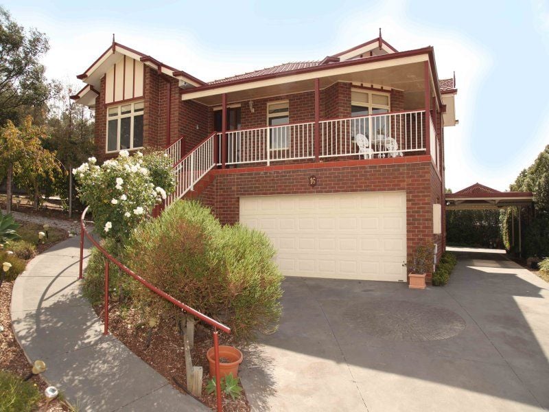 16 Rialton Rise SOUTH MORANG, South Morang - Thumbnail 3