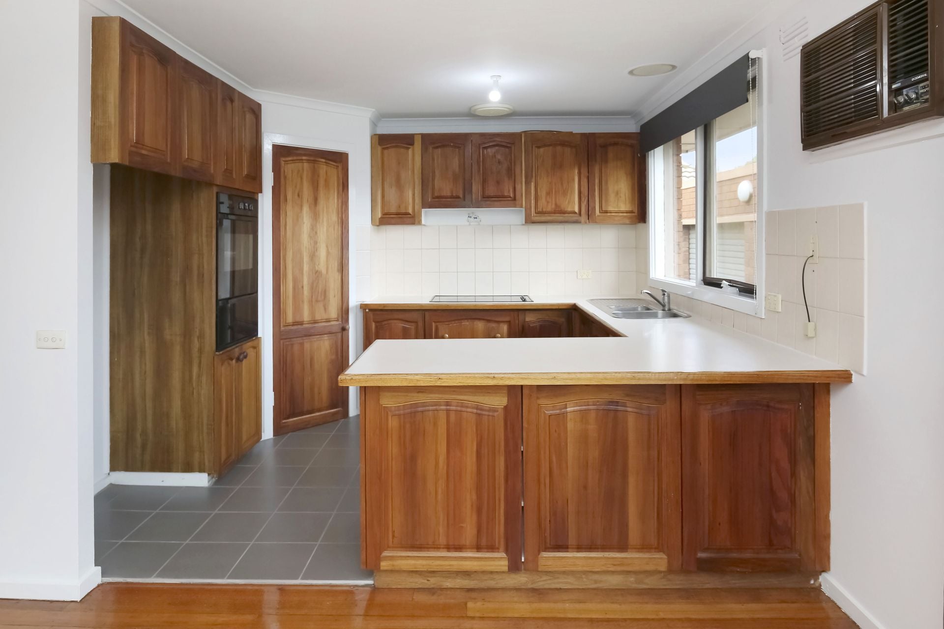 ***PRIME LOCATION & FRESHLY PAINTED ***   *Insp Wed 4th Jul @ 5:00pm*