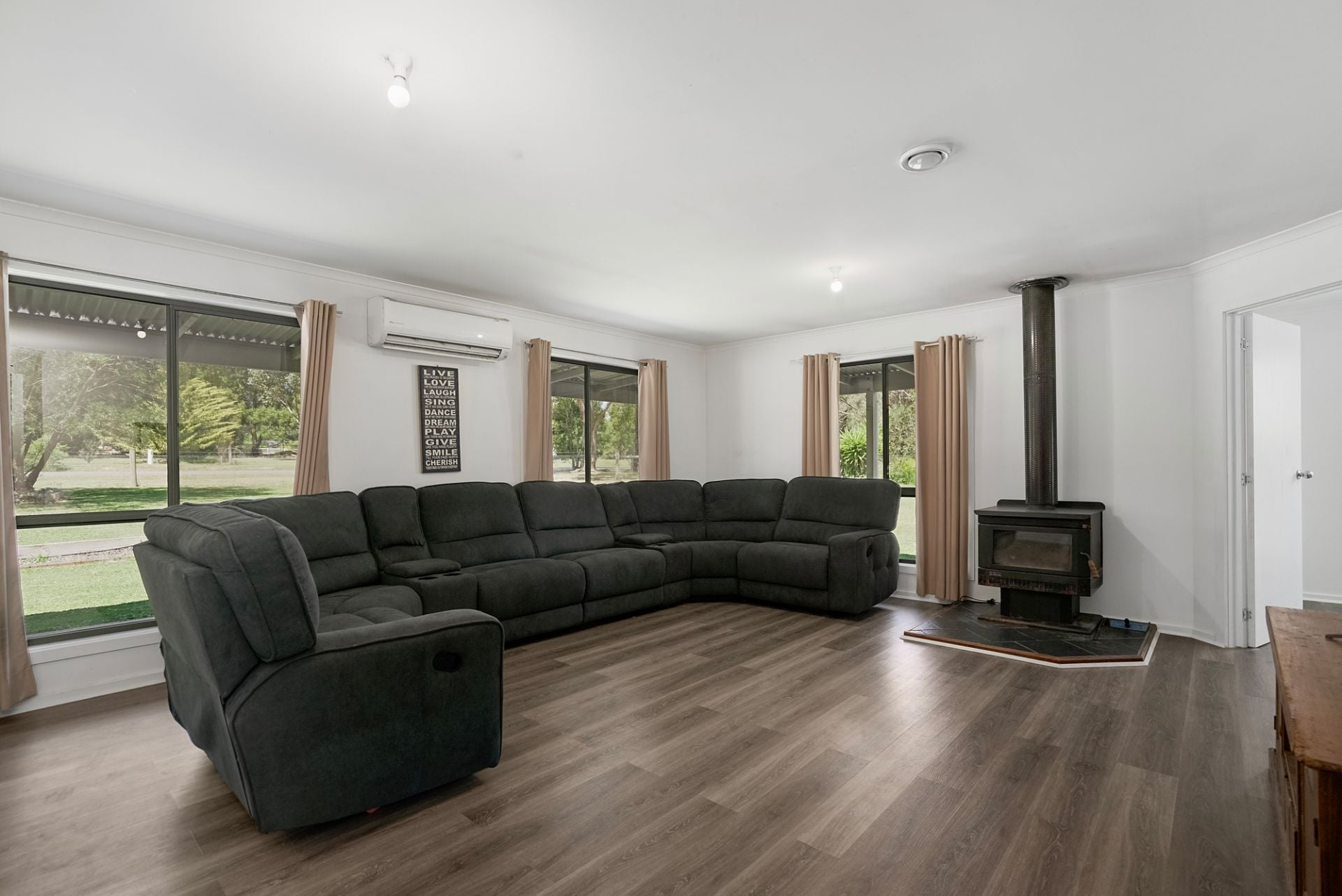 32 Wattledale Avenue, Enfield, Enfield - Thumbnail 5