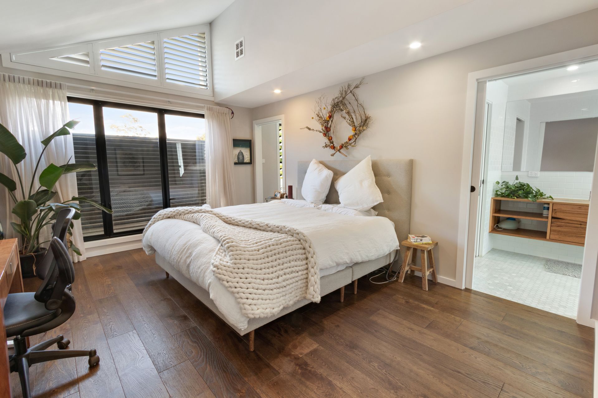 Stunning Architecturally Designed Semi-Detached House In Thornbury