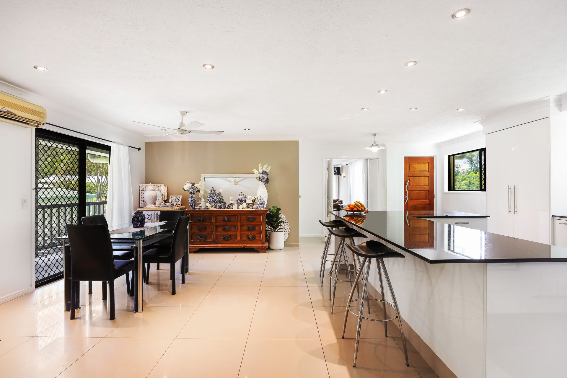 4 Royston Crescent, Reedy Creek Cole Residential