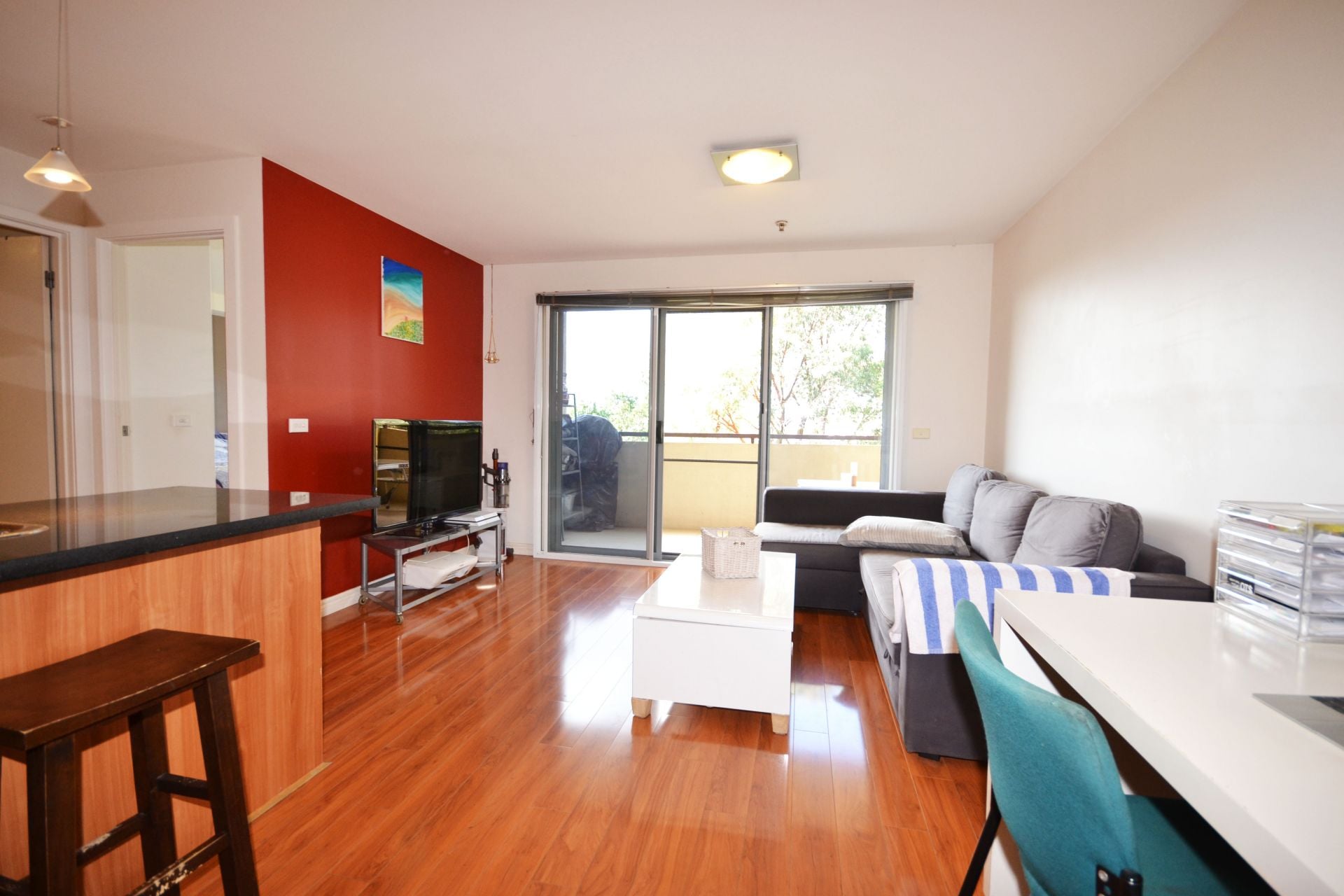 CUTE, COSY AND CONVENIENTLY LOCATED