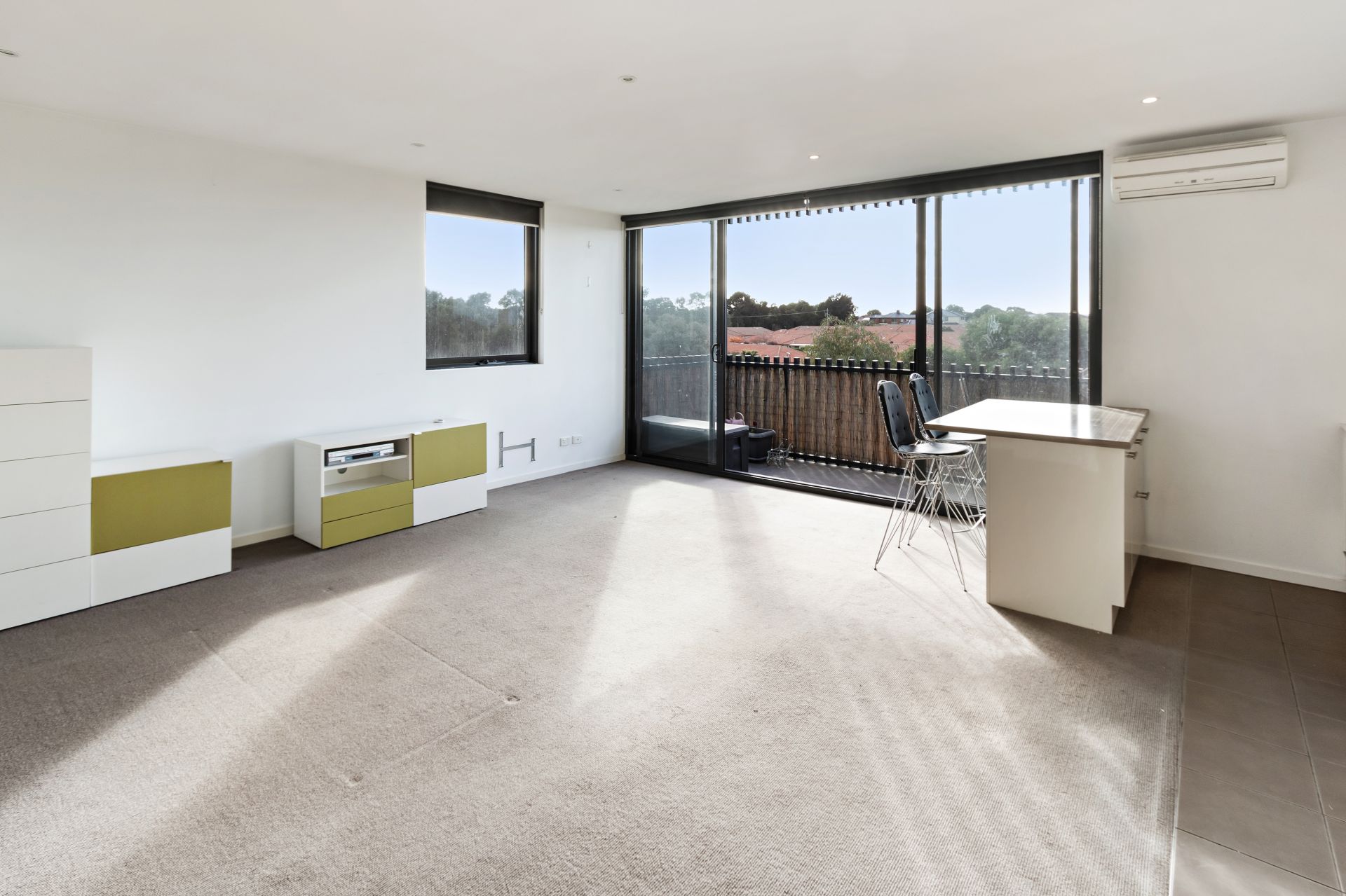 Ideal One Bedroom with Views