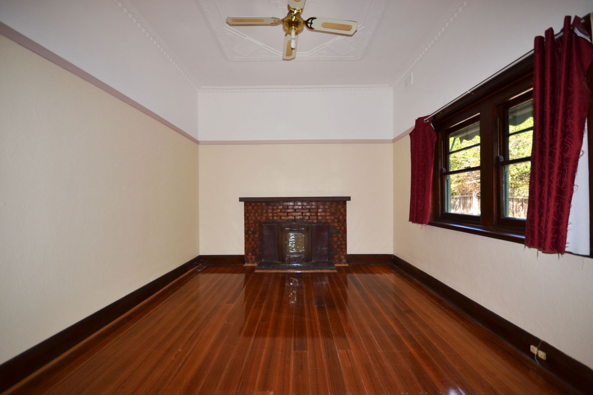 A PLACE TO CALL HOME AND READY FOR YOU TO MOVE INTO NOW!