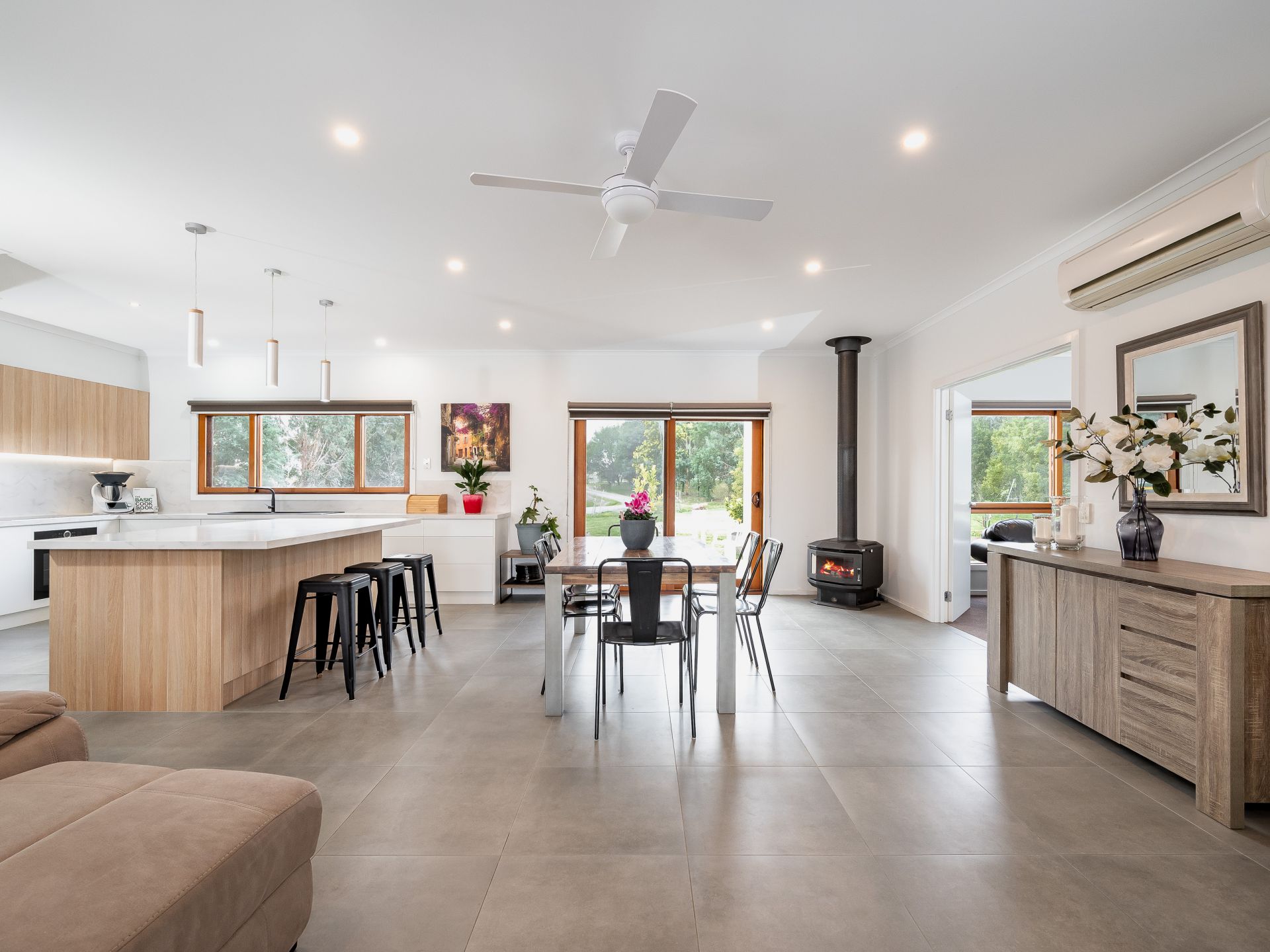 74 Taemore  Close, Haddon, Haddon - Thumbnail 6