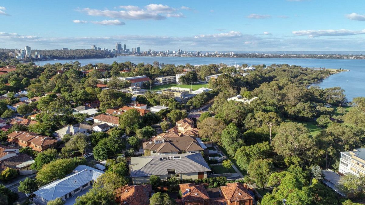 Real Estate For Sale 1/5 The Avenue Crawley , WA