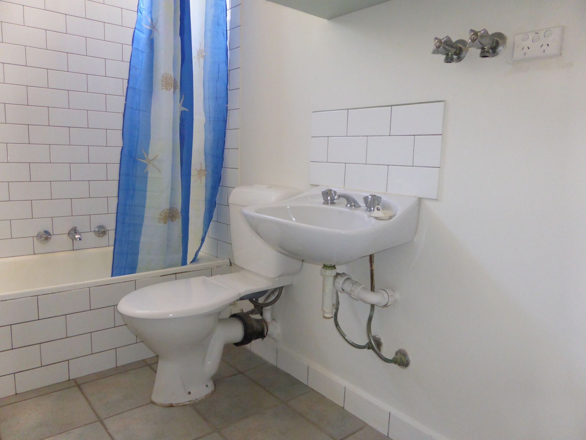 Northcote Unit in an Amazing Location!