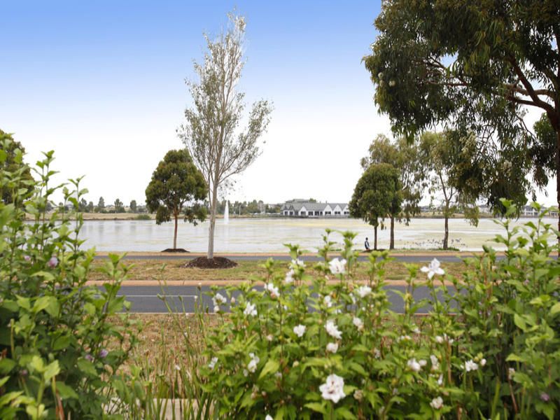 8 Springwater Square, Sanctuary Lakes - Thumbnail 2