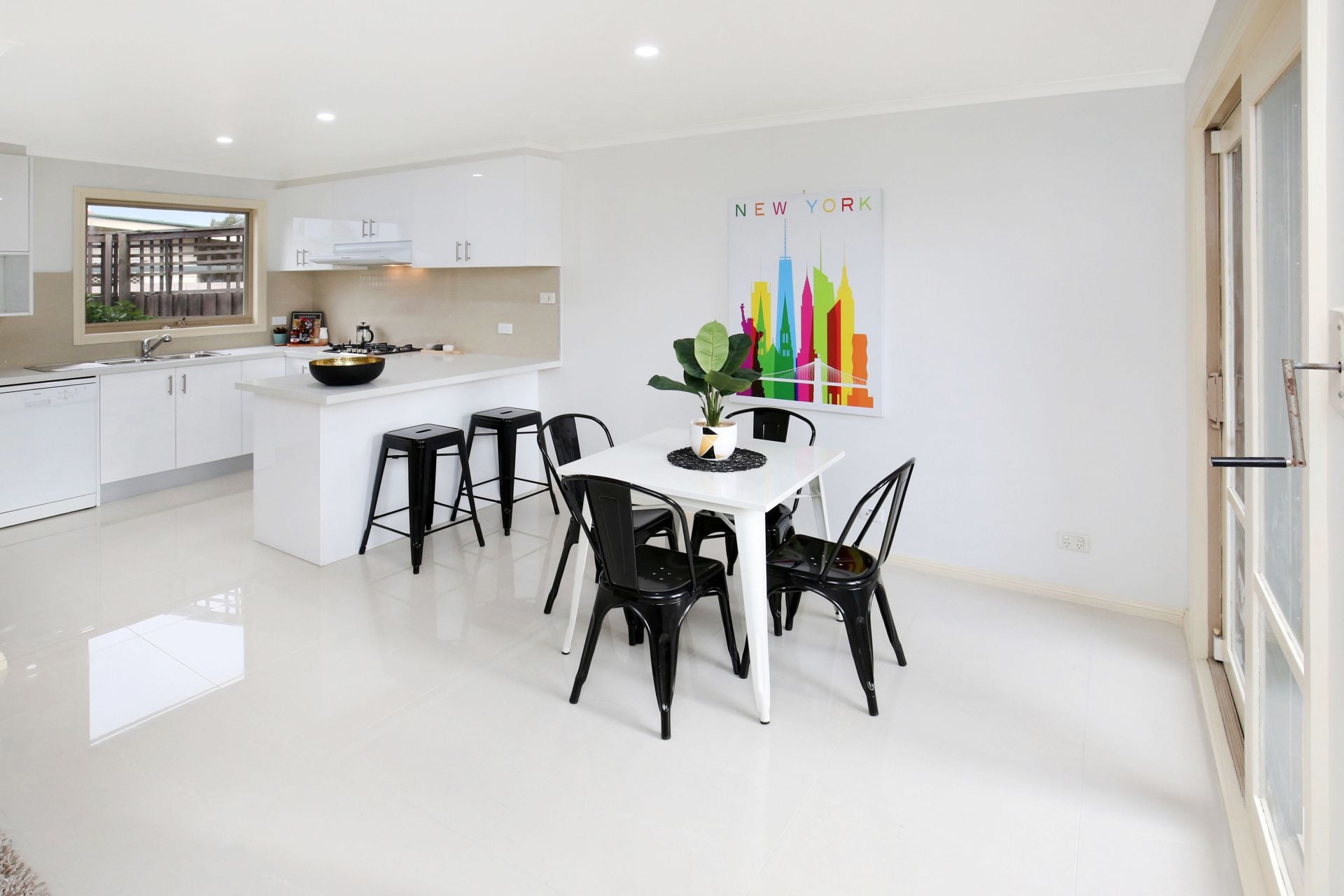 Convenient, Comfortable & Close To Everything
