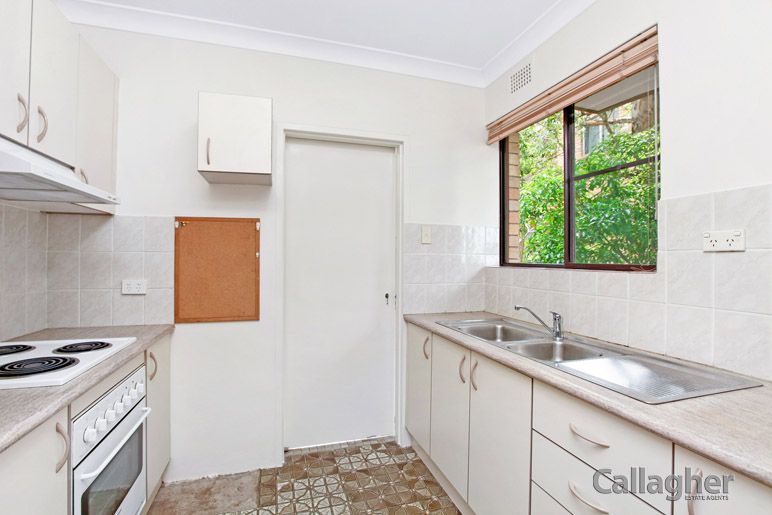 Renovated 2 Bedroom steps to Waterfront Parks