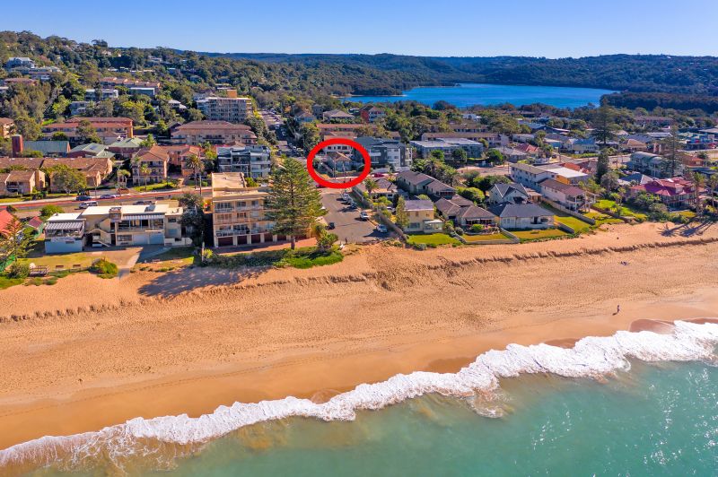 Beach Pad on the Cusp of Narrabeen and Collaroy Beaches.
