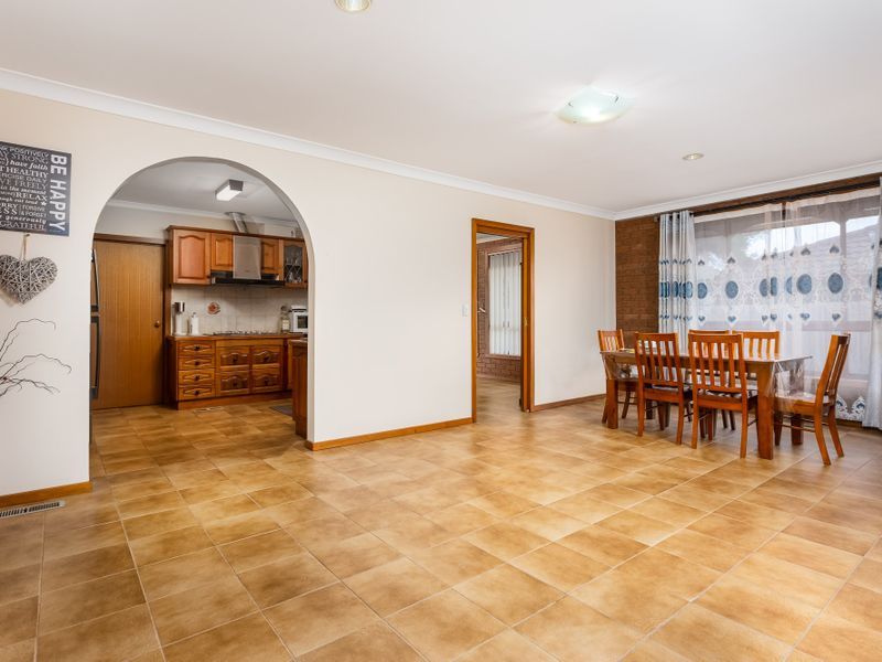 8 Edwards Drive, Altona Meadows - Thumbnail 6