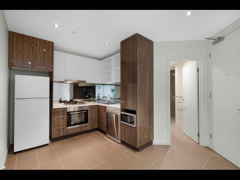 403/20 Garden Street, South Yarra - Thumbnail 4