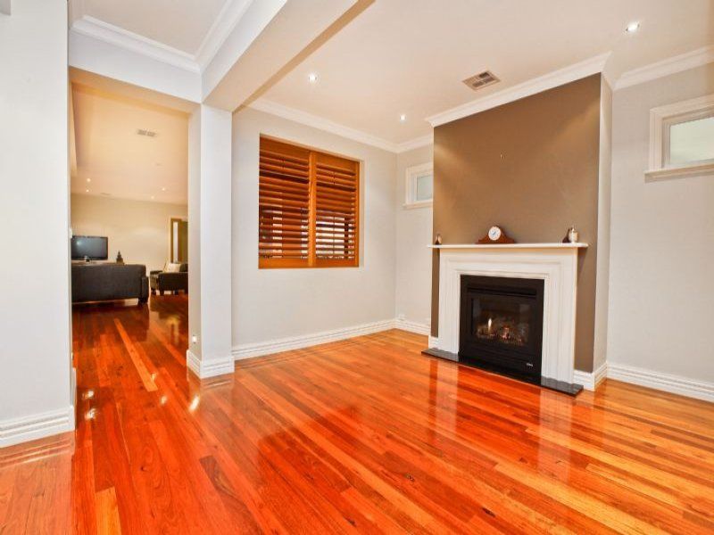 5 Holcolme Street, Caroline Springs - Thumbnail 7