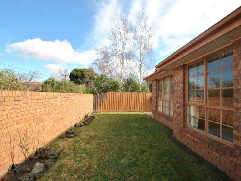 1/18 Gnarwyn Road, Carnegie - Thumbnail 3