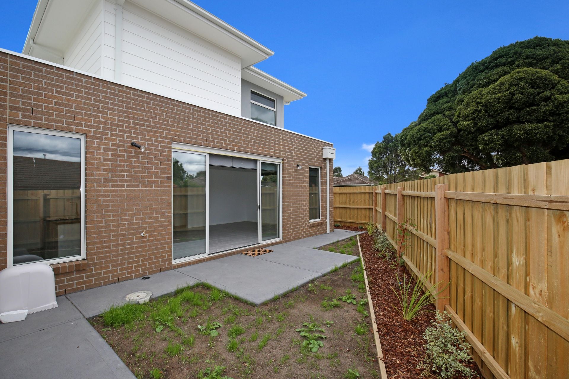 MODERN TOWNHOUSE STYLISH AND SOPHISTICATED