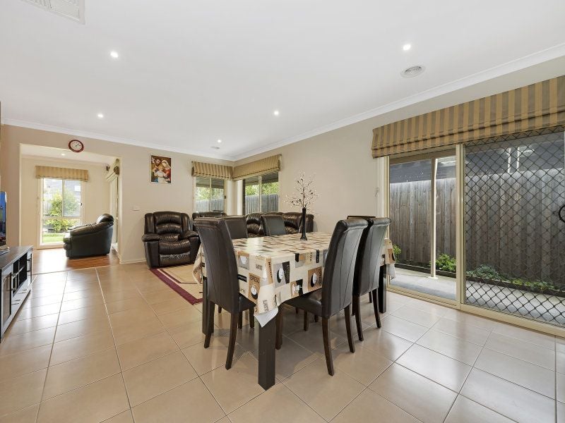 9 Paringa Avenue SOUTH MORANG, South Morang - Thumbnail 7