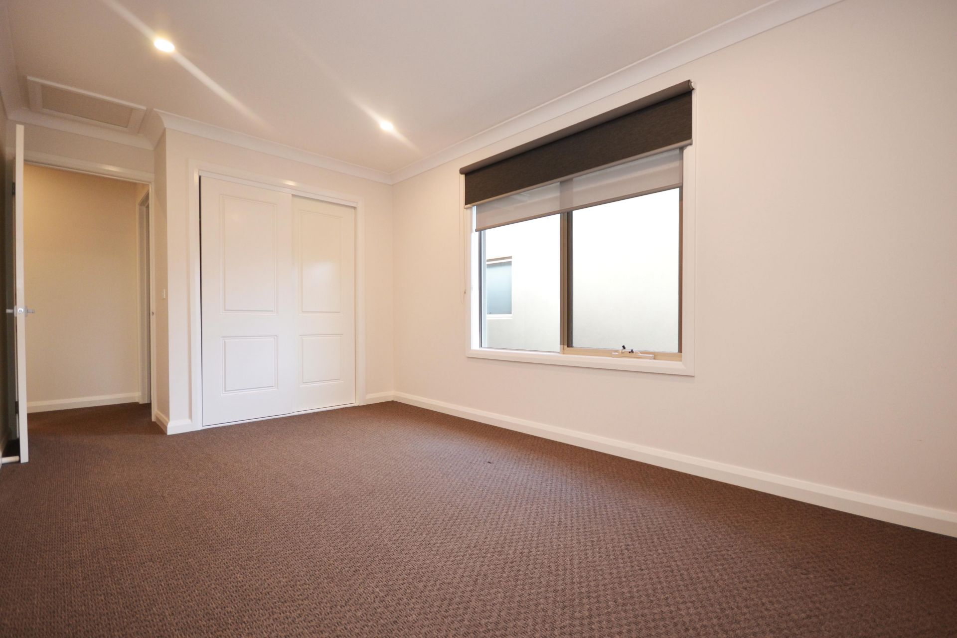 CONTEMPORARY DELIGHT - THE EPITOME OF ELEGANCE WITH PARKLAND VIEWS