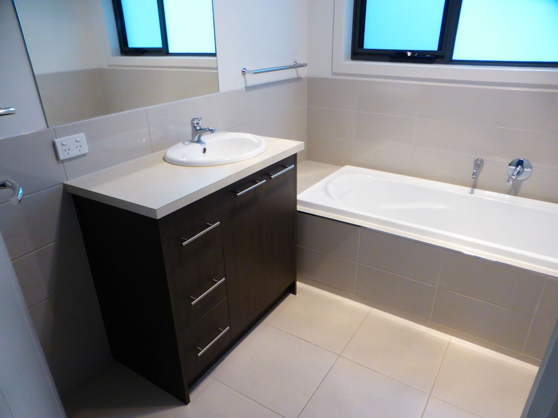 Huge 3 Bedroom Unit with Superb Alfresco Area