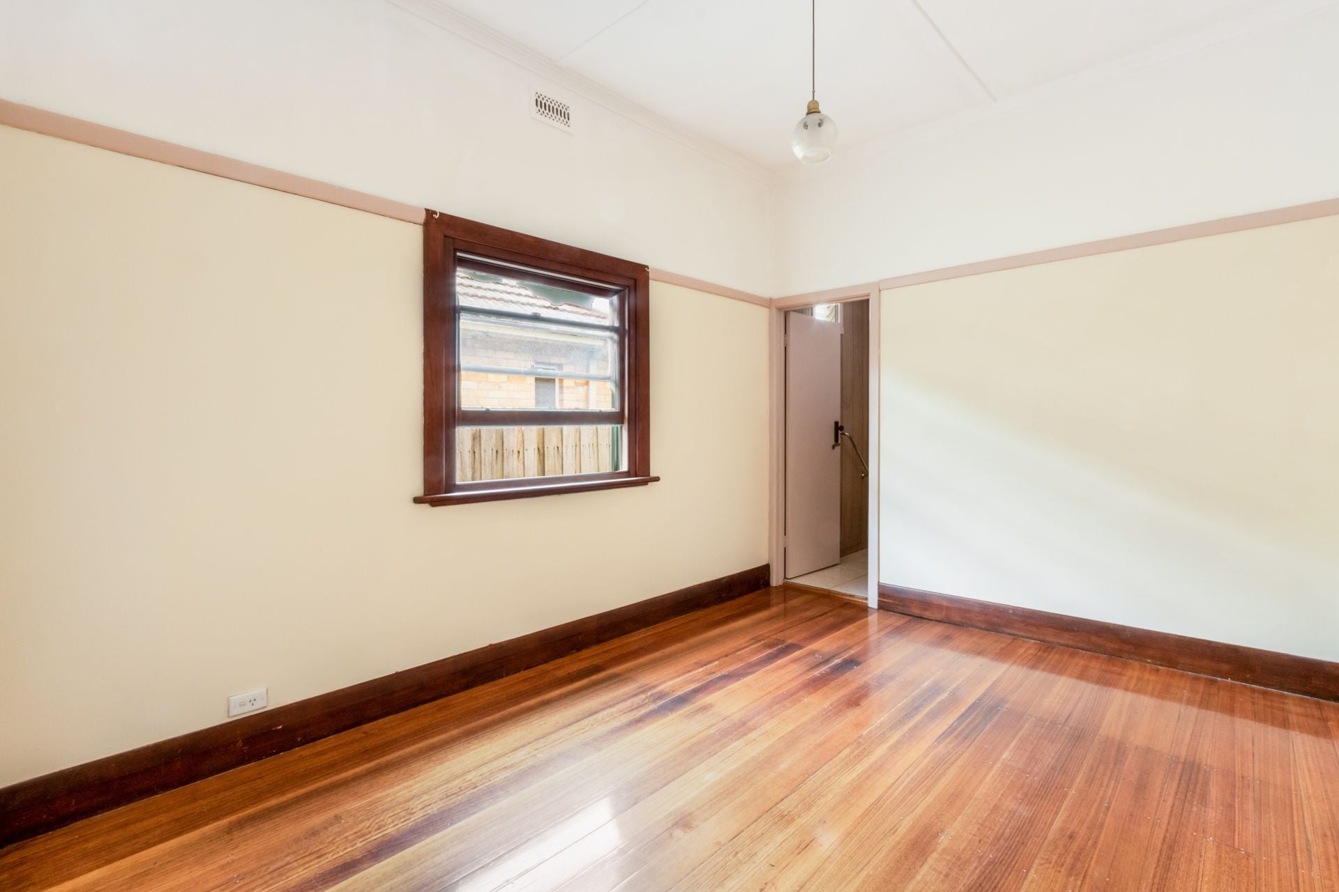 A PLACE TO CALL HOME AND READY FOR YOU TO MOVE INTO NOW!