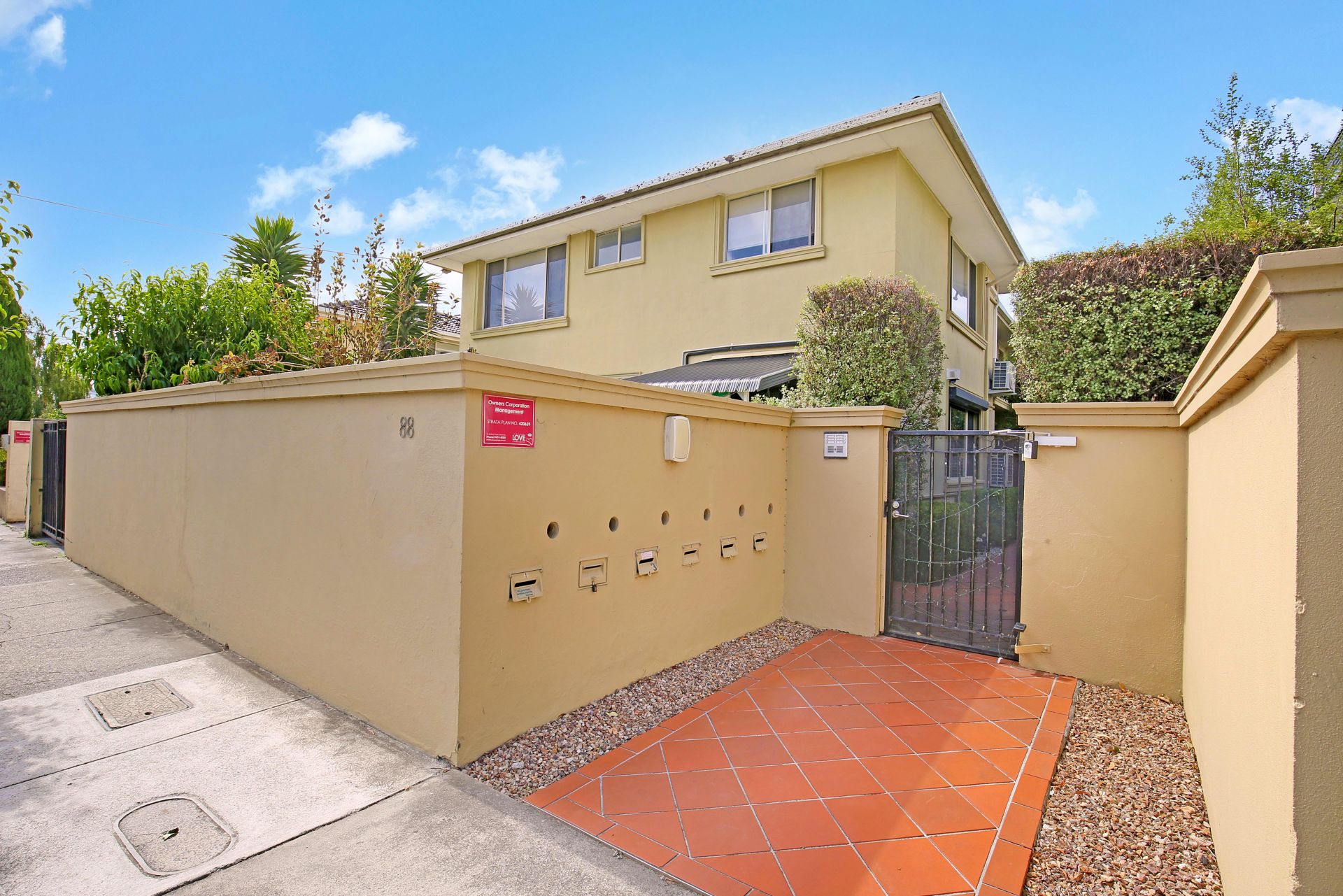 Light, Spacious & Modern Two Bedroom Apartment In A Great Location
