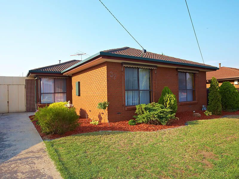 37 Hoddle Way, Altona Meadows - Thumbnail 2