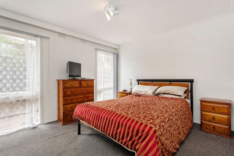 7 Point Cook Road, Altona Meadows - Thumbnail 7