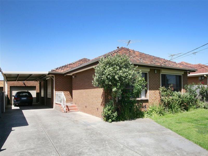 Well Maintained Family Home, Close to All Amenities!!