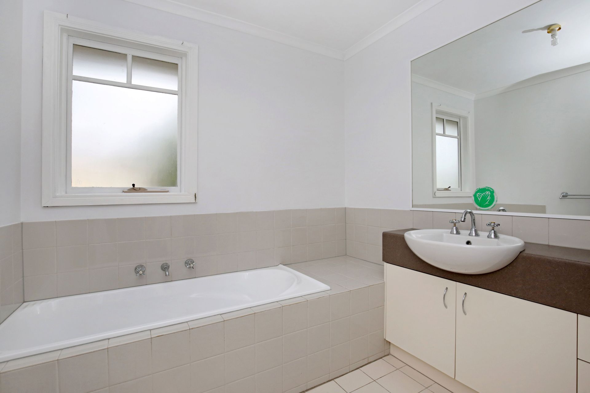 EASY WALK TO ALL AMENITIES!   *Insp Wed 22nd Nov @ 4:40pm*