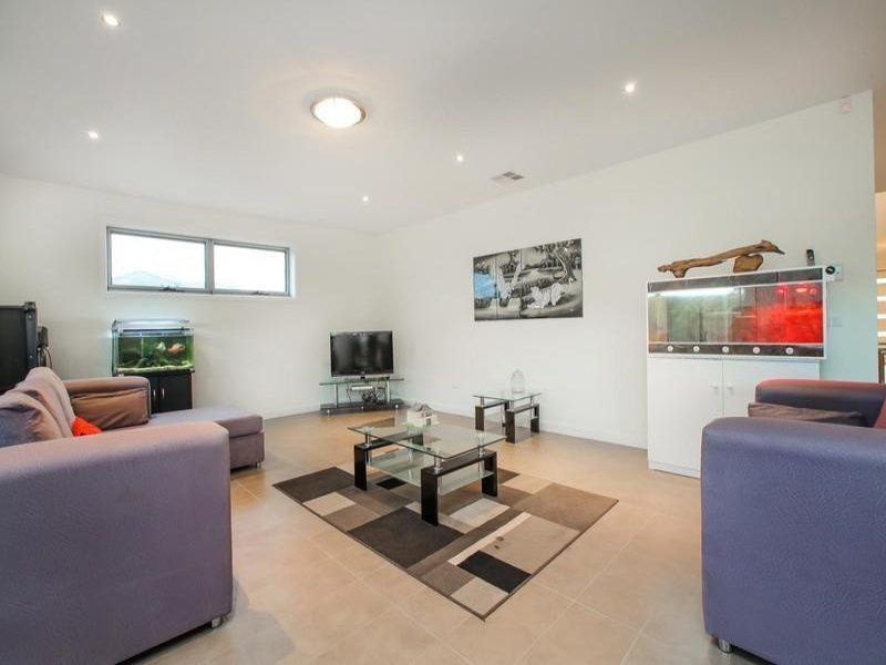 41 Lawson Way, Caroline Springs - Thumbnail 5