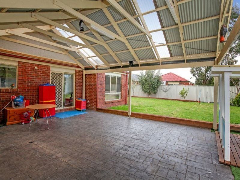 14 Yendon Close, Caroline Springs - Thumbnail 8